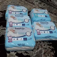 پوشک ایزی لایف ۴ تا سایز متوسط و یکی لارج