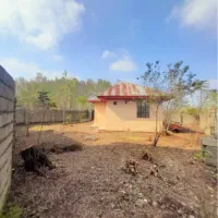 خانه ویلایی ۴۰۰متر و بنا ۶۰متر