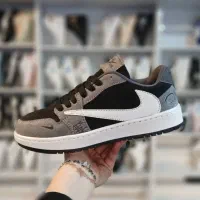 کتونی ترویس