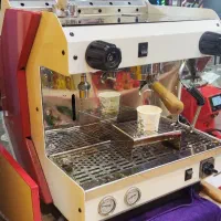 اسپرسو ساز صنعتی. آسیاب