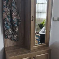 جاکفشی و جالباسی