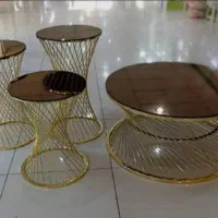 جلو مبلی فلزی طلایی آبکاری شده