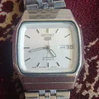 تعدادی ساعت عتیقه