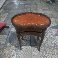 میز تلفن یا پای تختی