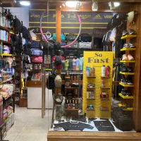 فروشنده پاره وقت در فروشگاه ورزشی