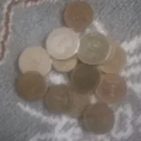 تعداد ۱۳ عدد سکه قدیمی