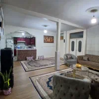 آپارتمان-با-حیاط-مستقل-نیمه-ویلایی
