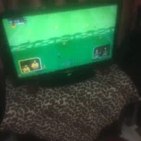 تلویزیون 32 سامسونگ با میز