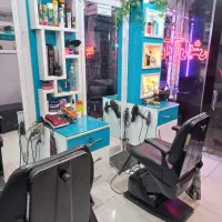 ویترین ارایشگاه