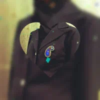 گل سینه جواهر دوزی