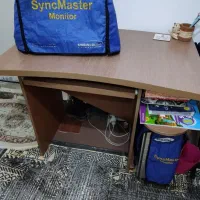 کامپیوتر سالم و با میزش
