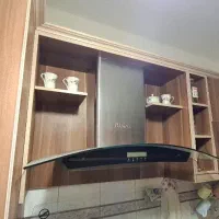 کابینت mdf طرح چوب به همراه ویترین