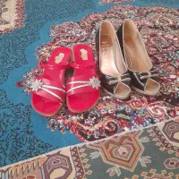 دوجفت کفش زنانه ویک جفت کفش مردانه