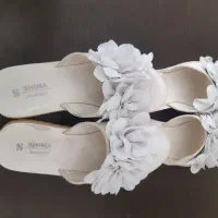 دمپایی و کلاه ساحلی