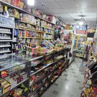 کارگر سوپر مارکت چیدمان