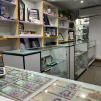 فروشنده و خریدار سکه و اسکناس