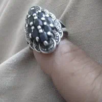 انگشتر قیمتی. با رکاب نقره