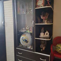 کمد و تخت مهمان و صندوق بالای تخت