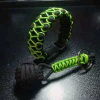 دست بند نخی و پاراکورد