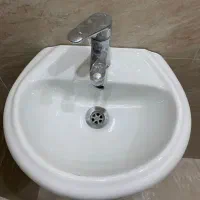 روشویی و پایه همراه شیر نو استفاده نشده