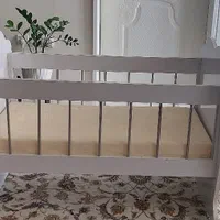 تخت کنار مادر