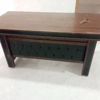 میز اداری ۱۴۰ جلو چرم