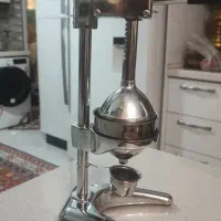 فروش آب میوه گیری مخصوص انار.  استیل اصل...نو|آبمیوه‌گیر و آب‌مرکبات‌گیر|تهران, شهید رجایی|دیوار