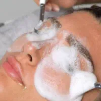 فیشال تخصصی پوست ۵۲۰ و مشاوره رایگان پوستی