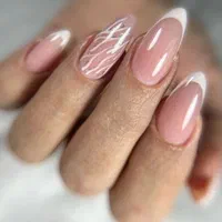کاشت ناخن و آموزش