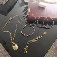 طلا صد بالای تابلو