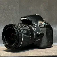 دوربین نیکون D5300 با لنز بسیار تمیز