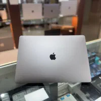 مک بوک پرو ۲۰۱۹ تاچ بار گرافیک دار