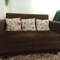 یک عدد مبل دو نفره و دو عدد مبل یک نفره