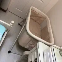 تخت کنار مادر