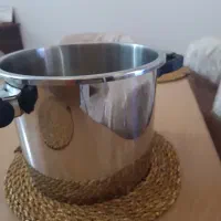 قابلمه زود پز نو یک بار هم استفاده نشده بدون در