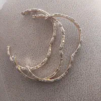 یک عدد النگو شکسته