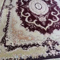 فرش کرم زرشکی