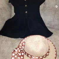 پیراهن و کلاه بچگانه