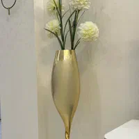 گلدون جام بلند طلایی