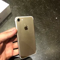 آیفون ۷ ۳۲ گیگ گوشی تمیز و سالمیه