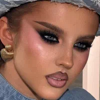 (میکاپ و شینیون تخصصی عروس)در آکادمی مریم احمدی|خدمات آرایشگری و زیبایی|نور, |دیوار