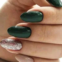 تخفیفات‌فوق‌ویژه‌به‌مناسبت‌بلک‌فراید۸سال‌سابق‌کار|خدمات آرایشگری و زیبایی|کاشان, بهشتی|دیوار