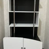 کتابخانه ایستاده و کمد