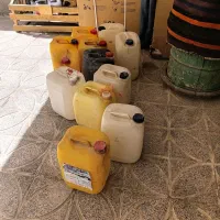 گالن نفتی|ظروف نگهدارنده، پلاستیکی، یک‌بارمصرف|بیرجند, |دیوار