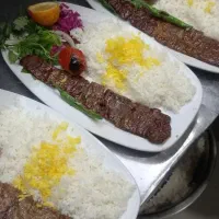 کمک آشپز و ظرفشور و منقلدار