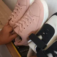 دوعدد کفش نو