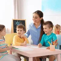 مربی خانه بازی طرح مهد،نقاشی،زبان