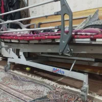 تخت بیمارستانی