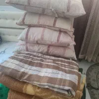 چهار بالش پشم شیشه دو تا پتو قدیمی  تمیز