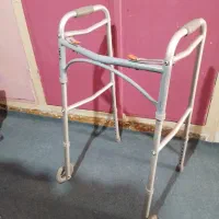 واکر تاشو چرخ دار تنظیم ارتفاع، قابلیت قدم رو